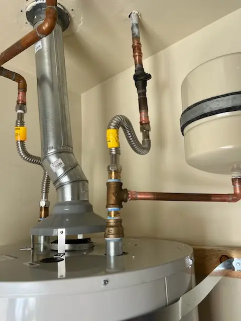 Water heater installation and plumbing repair in Old Cedar Creek